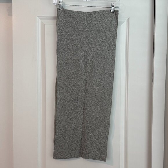 J. Jill Pure Jill Grey Infinity Scarf Excellent Condition - Picture 4 of 4